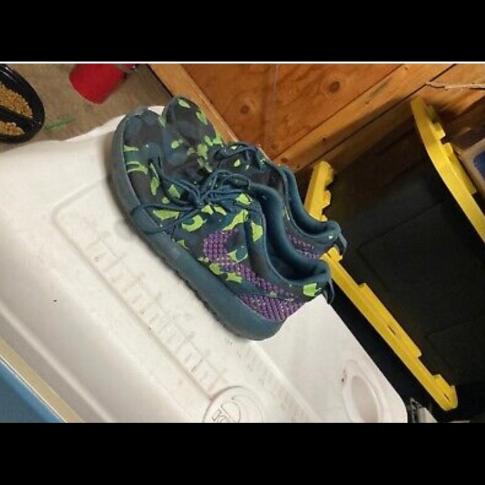 Nike roshe one camo green limited edition